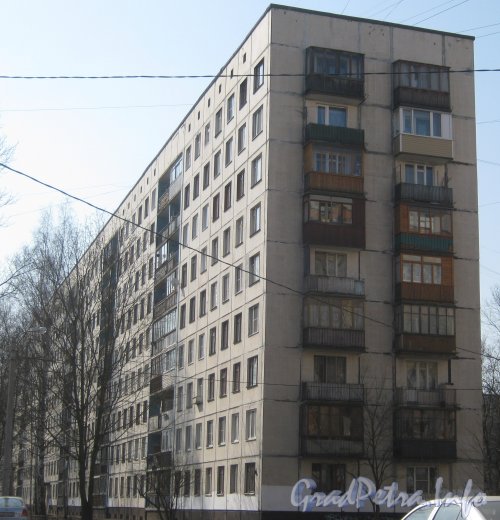 Ул. Партизана Германа, дом 28 корпус 2. Общий вид здания со стороны дома 22 корпус 2. Фото апрель 2012 г.
