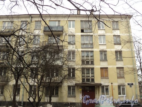 Варшавская ул., дом 39, корп. 1. Фрагент фасада жилого дома. Фото апрель 2011 года.