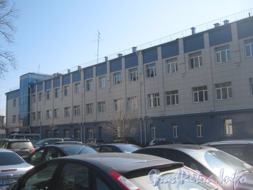 Авиагородок. Ул. Пилотов, дом 18 корпус 4. Левая часть фасада новой части здания. Фото апрель 2012 г.