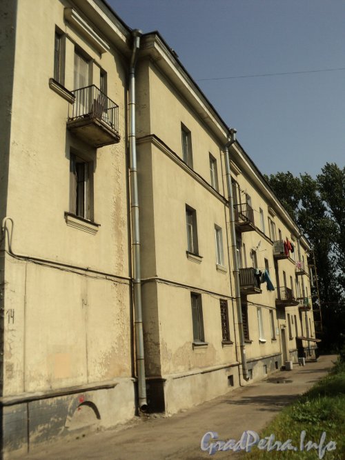 Ул. Витебская Сортировочная, дом 14. Фасад здания. Фото август 2010 года.