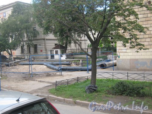 Ремонтные работы на ул. Зенитчиков. Фото 21 августа 2012г.