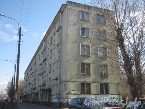 Ул. Примакова, дом 4. Общий вид со стороны дома 2. Фото 3 мая 2012 г.