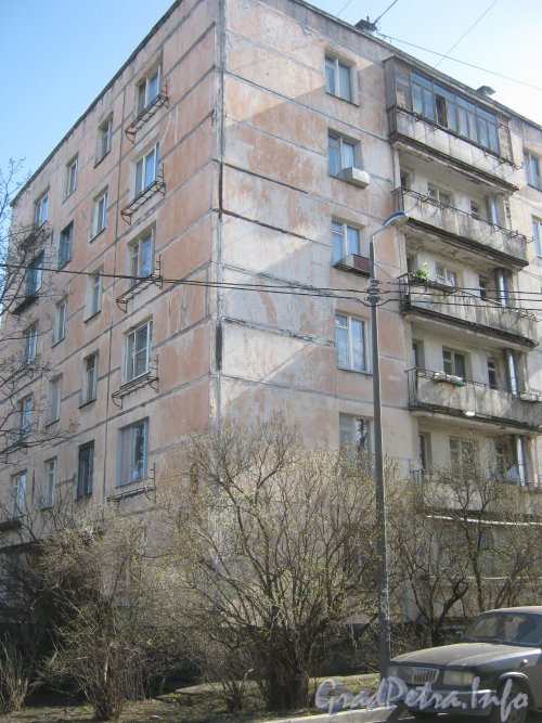 Ул. Примакова, дом 8. Общий вид со стороны дома 4. Фото 3 мая 2012 г.