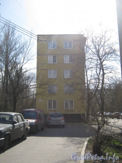 Ул. Примакова, дом 6. Общий вид с ул. Примакова. Фото 3 мая 2012 г.