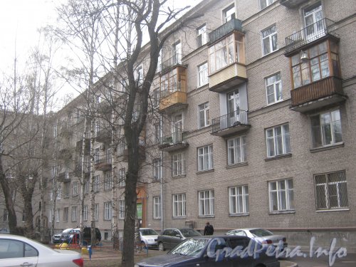 Варшавская ул., дом 10. Общий вид дома со стороны двора. Фото апрель 2012 г.