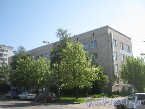 Ул. Танкиста Хрустицкого, дом 5. Общий вид со стороны дома 4. Фото 23 мая 2012 г.