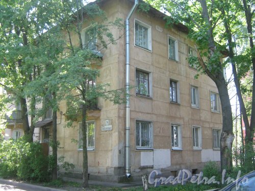 Ул. Танкиста Хрустицкого, дом 78. Общий вид со стороны дома 84. Фото 23 мая 2012 г.