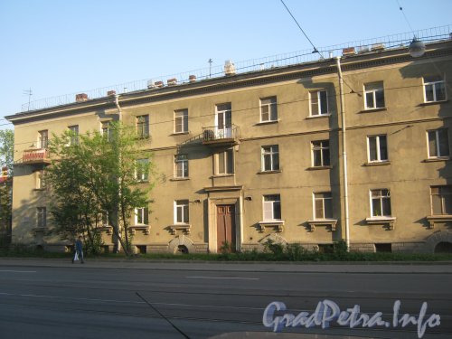 Ул. Трефолева, дом 26. Общий вид со стороны дома 35. Фото май 2012 г.