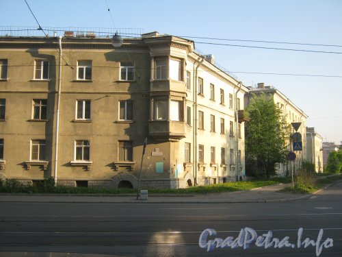 Ул. Трефолева, дом 26. Общий вид угловой части дома. Фото май 2012 г.