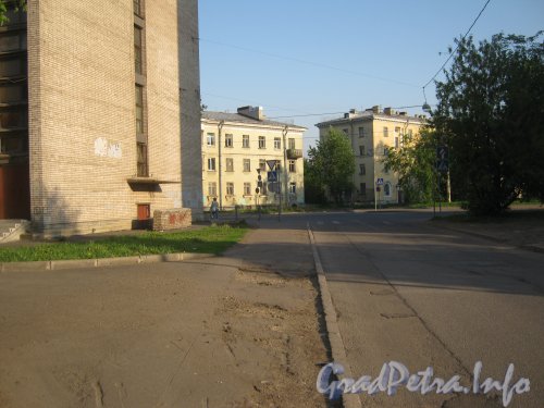 Баррикадная ул. Перспектива от ул. Зои Космодемьянской в сторону ул. Трефолева. Фото 26 мая 2012 г.