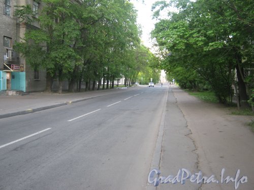 Промышленная ул. Перспектива от дома 36 в сторону пр. Стачек. Фото 26 мая 2012 г.