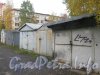 Гаражи в районе домов 26 и 28 по Белградской ул. Фото 14 октября 2012 г.
