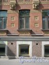 Бол. Монетная ул., дом 10. Фрагмент фасада здания со стороны Каменноостровского пр. Фото 7 июля 2012 г.