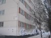Ул. Руднева, дом 27, корпус 1. Фрагмент здания со стороны парадных. Фото 25 января 2013 г.