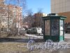 Ул. Маршала Захарова, дом 60. Газетный киоск перед домом. Фото 7 марта 2013 г.