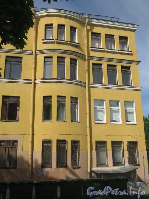 Ул. Маршала Говорова, дом 34, литера З. Боковая часть здания. Фото 29 мая 2012 г.