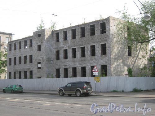Ул. Трефолева, дом 10. Общий вид со стороны дома 9 корпус 2. Фото 29 мая 2012 г.
