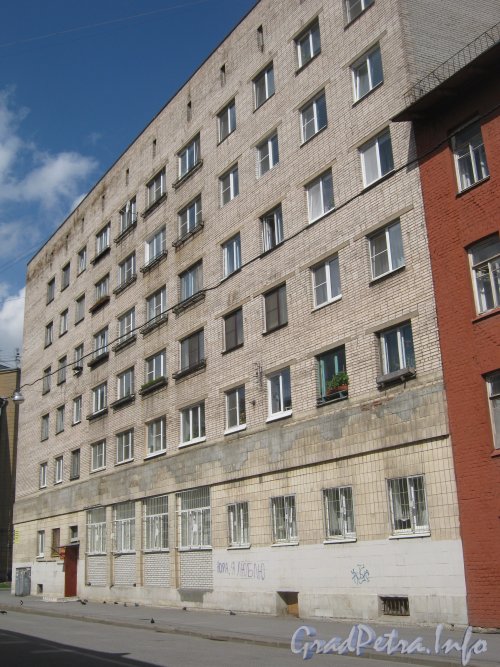 Балтийская ул., дом 17, корпус 2. Фрагмент фасада с Тургеневского пер. Фото 25 июня 2012 г.