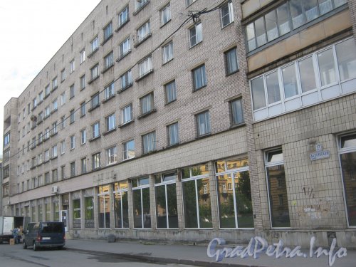 Балтийская ул., дом 17, корпус 2. Фасад дома со стороны Лермонтовского пер. Фото 25 июня 2012 г.