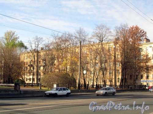 Слободская ул., дом 3. Вид со стороны сада 30-летия Октября. Фото октябрь 2012 г.