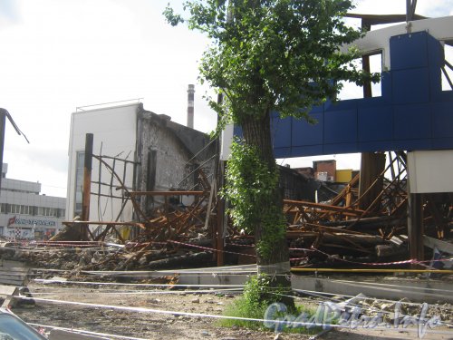 Урхов переулок, дом 7. Фрагмент сгоревшего здания со стороны Урхова переулка. Фото 25 июня 2012 г.
