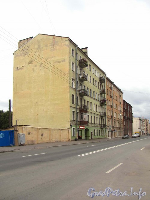 Перспектива Киевской улицы от дома 12 в сторону Заозерной улицы. Фото сентябрь 2012 г.