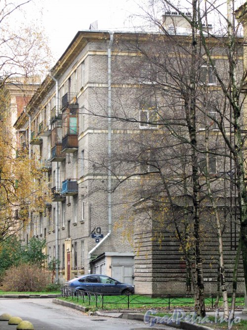 Ул. Бассейная, дом 49. Фасад со стороны подъездов. Фото ноябрь 2012 г.