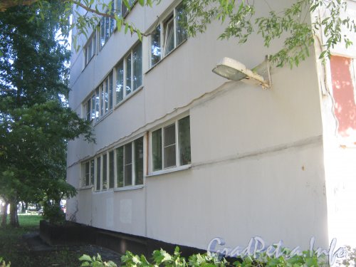 Ул. Руднева, дом 7, корпус 1. Общий вид с ул. Руднева на торец дома. Фото 4 сентября 2012 г.