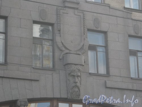 Ул. Белинского, дом 5. Фрагмент здания. Фото 30 июня 2012 г.