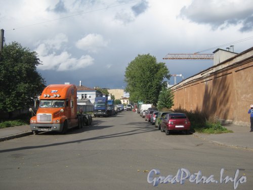 Улица Шкапина. Вид с Балтийской ул. в сторону ул. Маршала Говорова. Фото 21 сентября 2012 г.