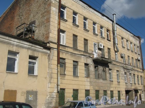 Балтийская ул., дом 64. Общий вид с Балтийской ул. Фото 21 сентября 2012 г.