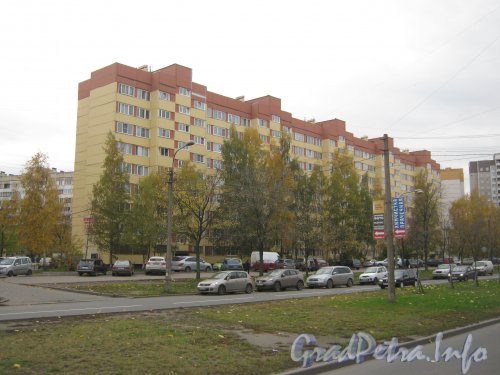 Ул. Маршала Захарова, дом 17, корпус 1. Общий вид. Фото 19 октября 2012 г.
