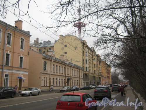 Ул. Академика Лебедева. Вид домов по чётной стороне улицы от Лесного пр. в сторону ул. Комиссара Смирнова. Фото 2 ноября 2012 г.