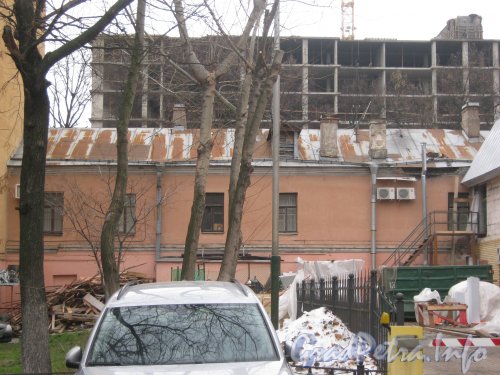 Ул. Академика Лебедева, дом 14, литера В. Общий вид здания со стороны двора. Фото 2 ноября 2012 г.