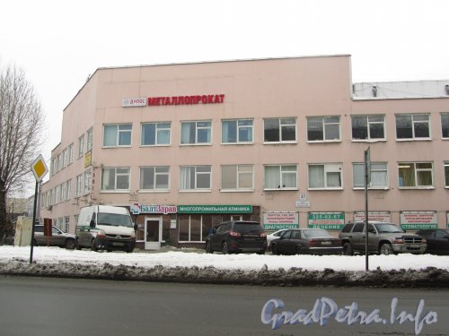 Ул. Маршала Говорова, дом 37, корп. 2. Угловая часть здания. Фото декабрь 2012 г.