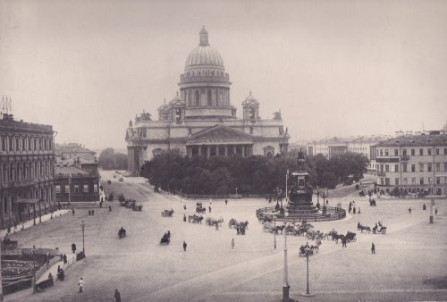 Большая Морская ул., дом 39. Четырехэтажное здание в правой части Фотографии. Фото 1890-ых годов. 