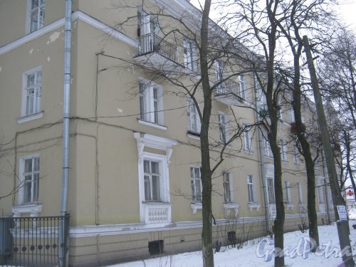 Ул. Партизана Германа, дом 36. Общий вид со стороны дома 36 корпус 2. Фото 6 января 2013 г.