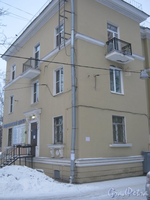 Ул. Партизана Германа, дом 36. Общий вид здания. Фото 6 января 2013 г.