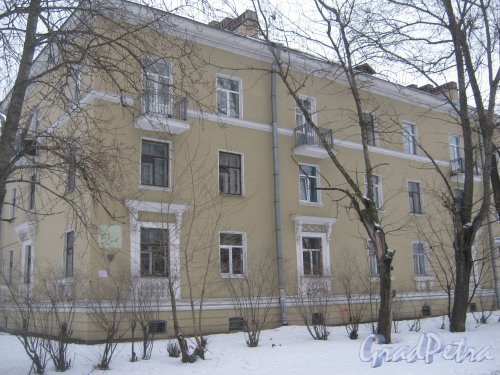 Ул. Партизана Германа, дом 36. Фрагмент фасада. Фото 6 января 2013 г.
