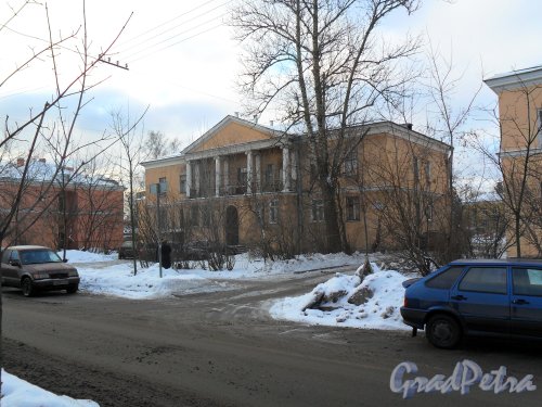 Ул. Губина, дом 11. Фасад со стороны улицы Губина. Фото январь 2013 г.