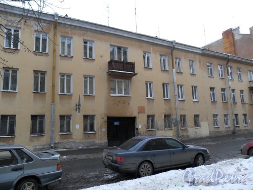 Псковская улица, дом 30-32. Фасад со стороны улицы. Фото январь 2013 г.