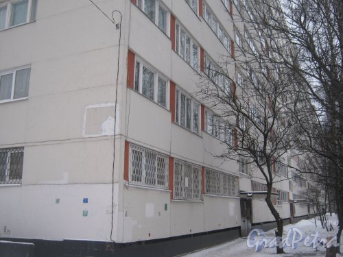 Ул. Руднева, дом 27, корпус 1. Фрагмент здания со стороны парадных. Фото 25 января 2013 г.