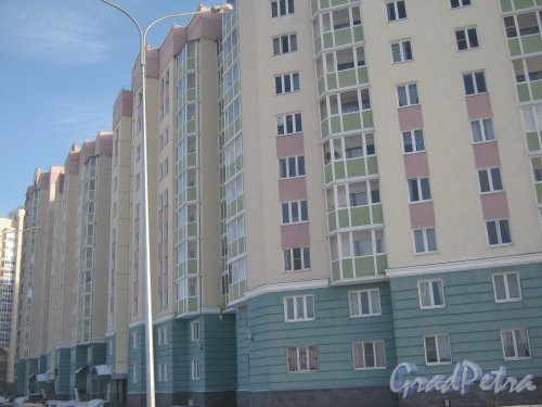 Ул. Маршала Захарова, дом 12, корпус 1. Общий вид левой части фасада. Фото 28 января 2013 г.