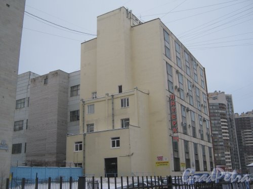 Ул. Киришская, дом 2, литера А (дом 2а). Фрагмент здания. Фото 30 января 2013 г.