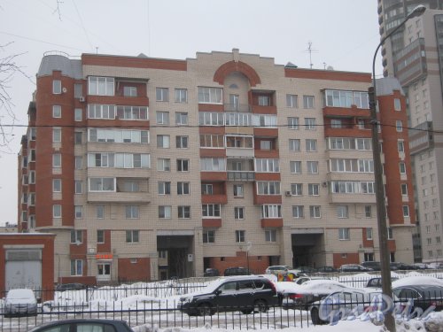 Ул. Киришская, дом 7. Общий вид здания с Киришской ул. Фото 30 января 2013 г.