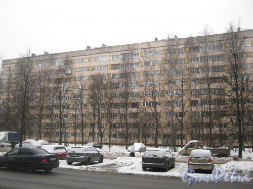 Ул. Черкасова, дом 10, корпус 1. Общий вид со стороны дома 19 корпус 1. Фото 30 января 2013 г.