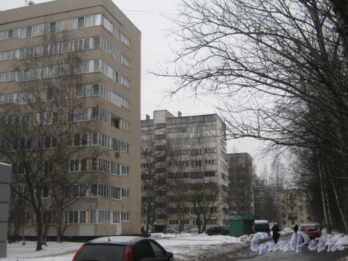 Проезд от ул. Черкасова во дворы и к домам 6 корпус 1-3. Фото 30 января 2013 г.
