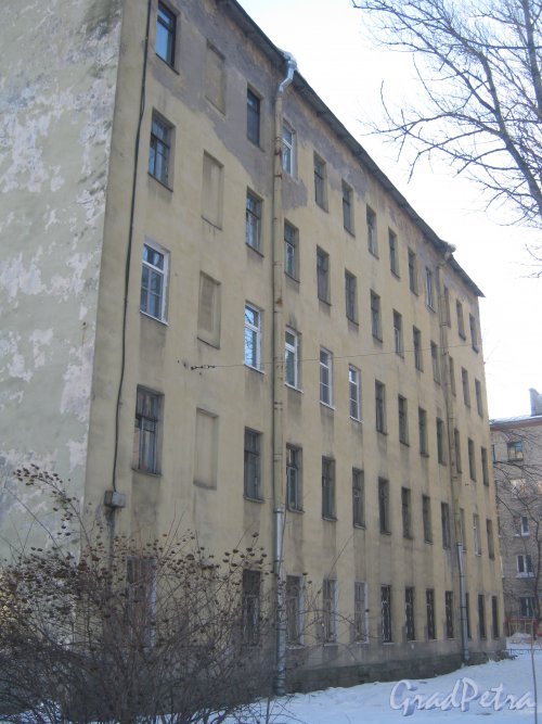 Парголовская ул., дом 12б. Общий вид со стороны фасада. Фото 5 февраля 2013 г.