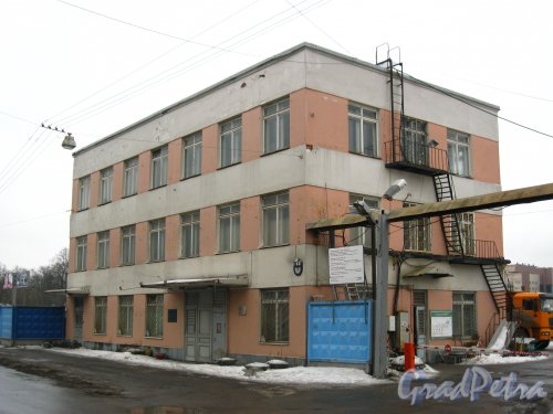 Улица Академика Павлова, дом 8. Здание проходной завода «Электрик». Фото 8 февраля 2013 г.