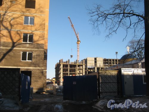 Ул. Академика Лебедева, дом 37а. Фрагмент строящихся зданий. Фото 20 марта 2013 г.